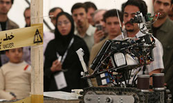 پرافتخارترین تیم رباتیک کشور عازم مسابقات 2012 مکزیک شد
